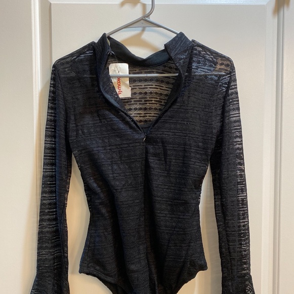 Gorgeous lace bodysuit Sz 8 - Picture 6 of 7